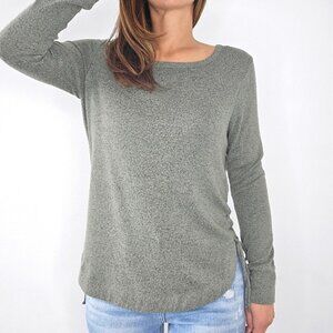 SO Women's Green Soft Long Sleeve Top Size Medium